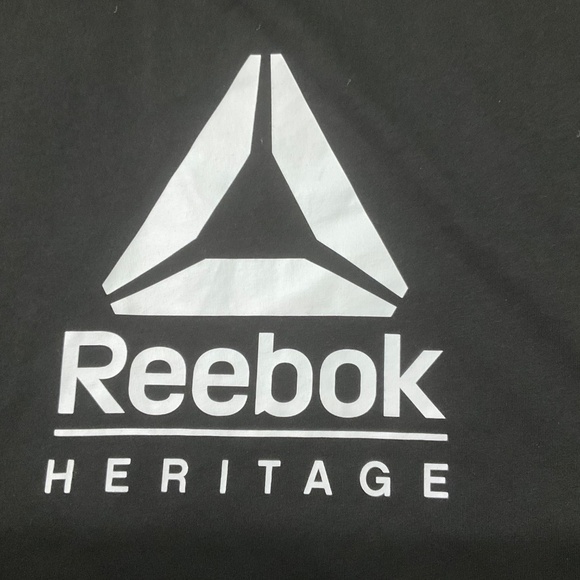 Reebok Women's Cropped Graphic Tee with Side Slits, Size XXL - Picture 10 of 11